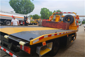 青岛附近拖车电话号码服务